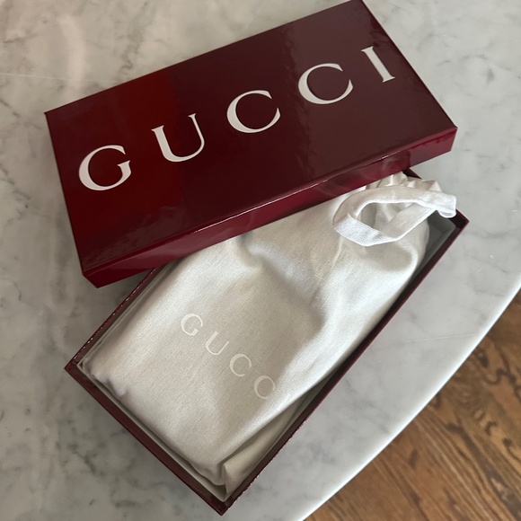 New Gucci Zip Around Wallet - Picture 4 of 5